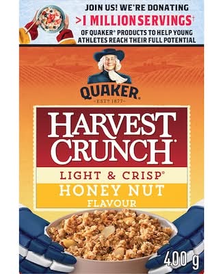 Quaker harvest crunch céréales granola légères et croustillantes - light & crispy granola cereal (miel & noix)