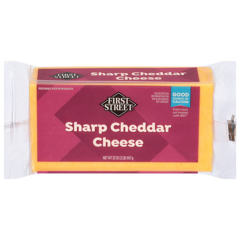 First Street Sharp Cheddar Cheese (32 oz)
