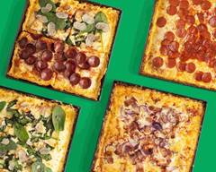 Fergy Detroit Pan Pizza Mitte 