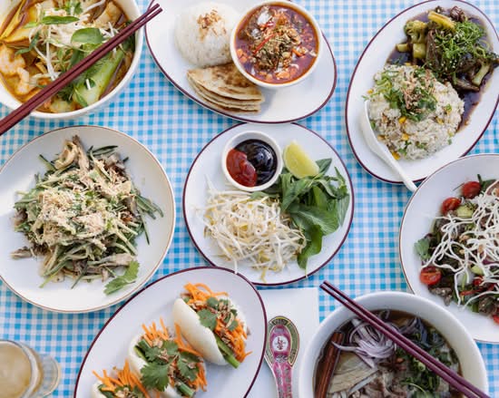 Sunnys Shop & Mr Chan