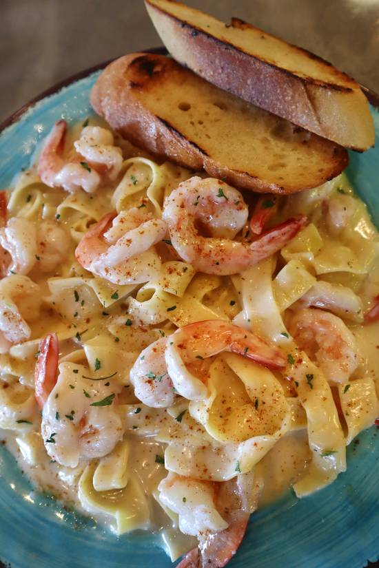 FETTUCCINE ALFREDO WITH SHRIMP