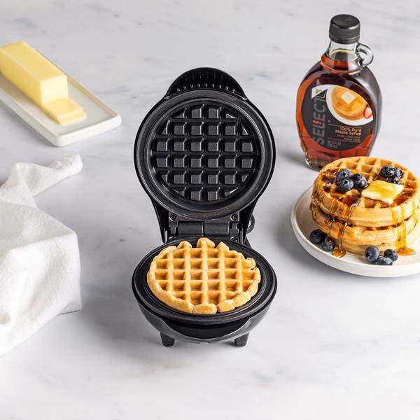 Toastmaster Mini Nonstick Belgian Waffle Maker, 4"