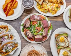 Walnut Bus Stop (881 E 134th St)