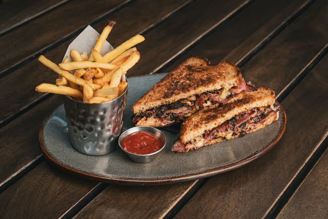Pastrami Reuben