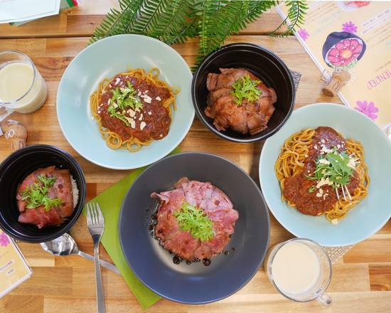【黒毛和牛使用のローストビーフ丼】カフェドアーズ
