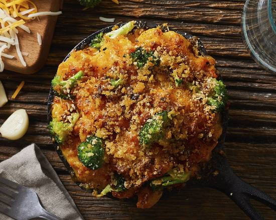 Mac & Cheese with Garlic and Broccoli