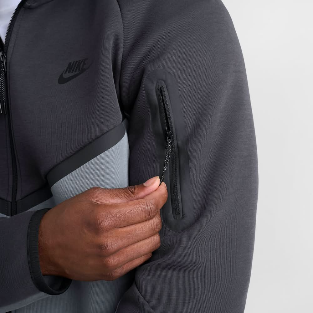 black nike tech suit men
