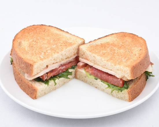 グリルチキン＆シーザーサラダサンド Grilled chicken & Caesar salad sandwich