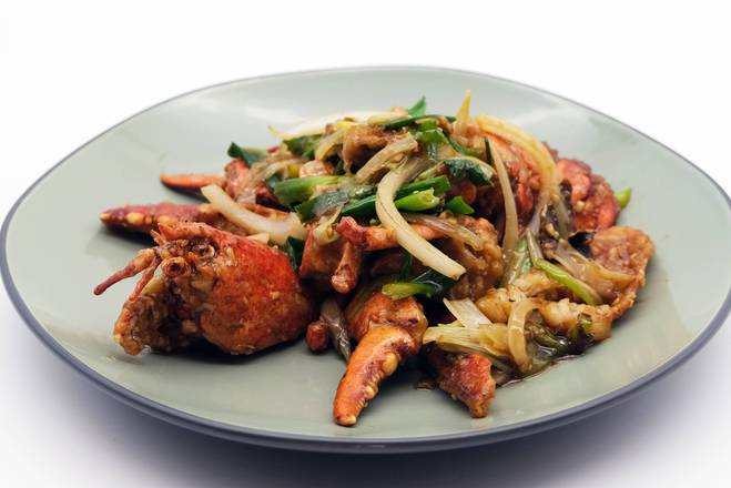 P1. Stir-Fried Lobster with Ginger and Green Onion 薑蔥炒龍蝦