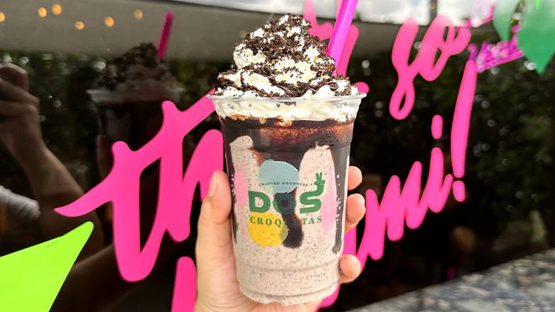 Order Oreo Shake food online from Dos Croquetas store, Medley on bringmethat.com