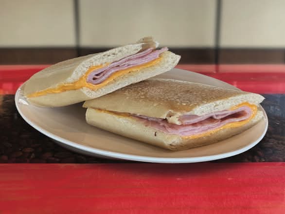 Sándwich de Jamón y Queso