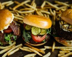 Beauty & the Burger (5252 Corporate Blvd)