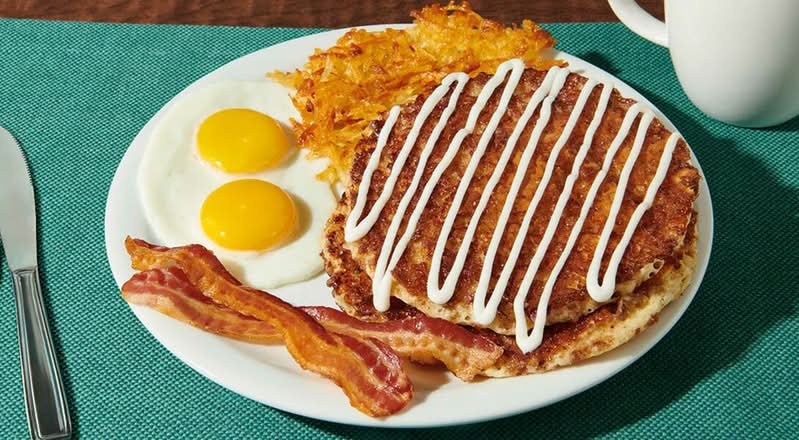 CINNAMON ROLL PANCAKE SLAM