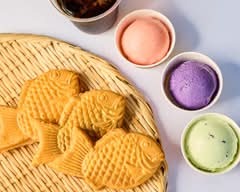 【ジェラートとたい焼き】とっとん甘家