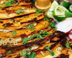 La Catrachita Taqueria (Columbus Blvd)