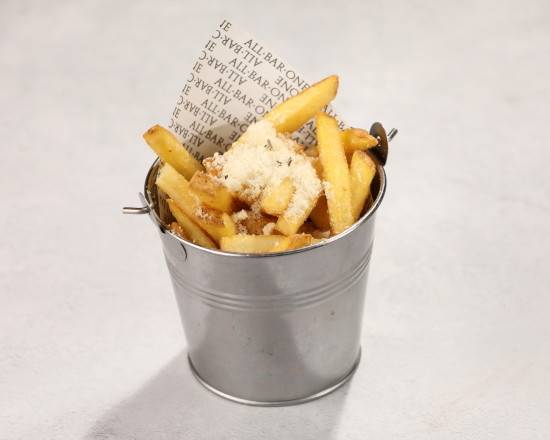 FRIES WITH PARMESAN, TRUFFLE OIL AND ROSEMARY