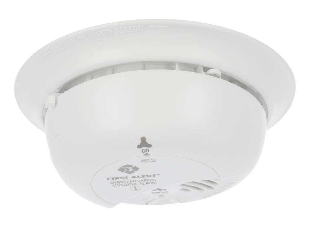 First Alert · Detector de humo y monóxido de carbono con alarma