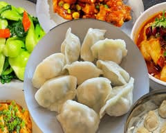 Golden Dragon (251 South Melrose Drive)