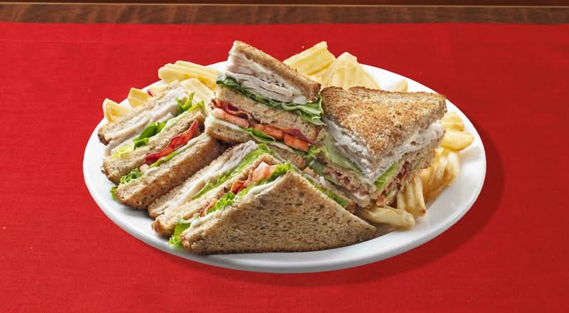TRADITIONAL CLUB SANDWICH