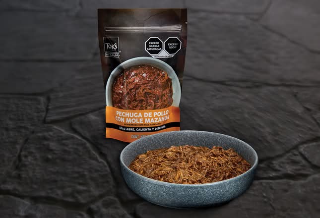 Pollo con Mole Artesanal