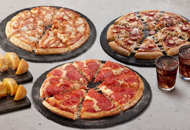 Family Feast Bundle (3 Large Pizzas + 3 Sides)