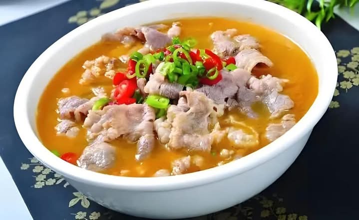 Satay Beef Soup With Rice 肥牛沙茶汤