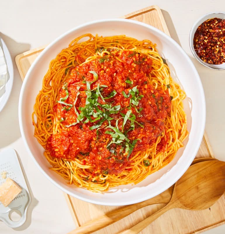 CATERING TOMATO BASIL SPAGHETTI
