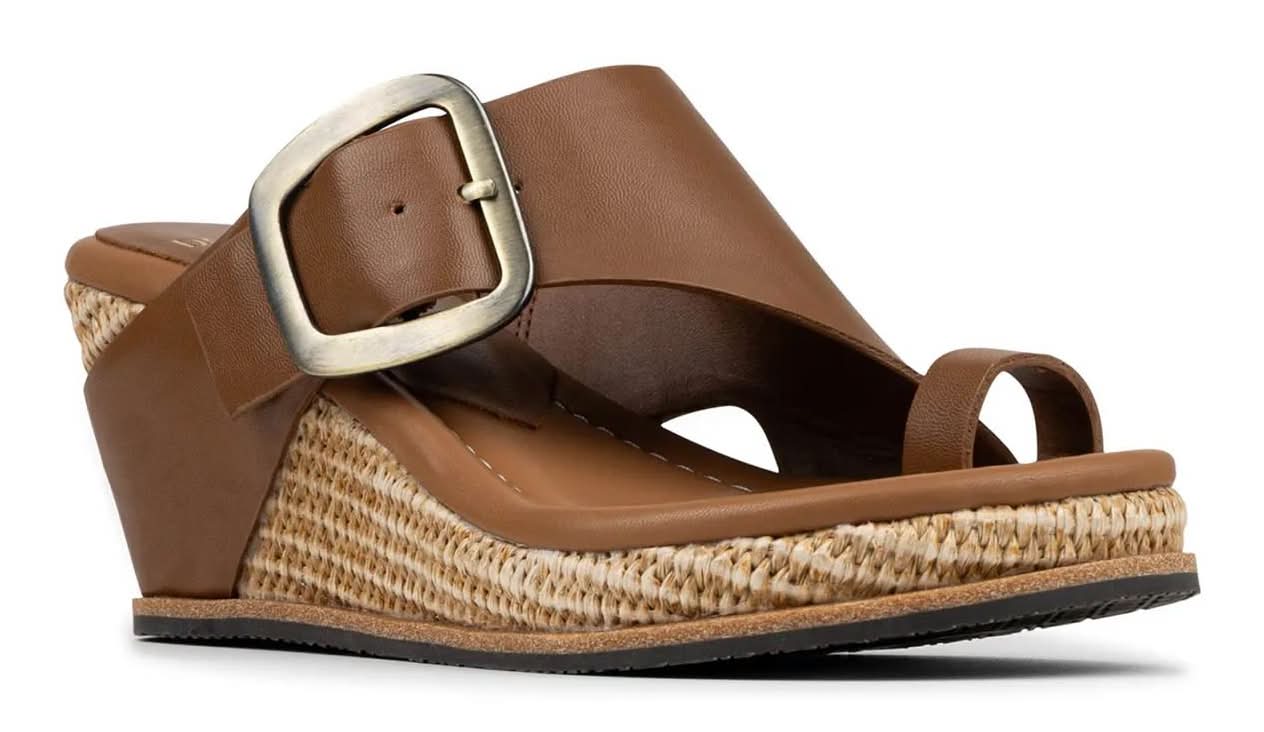 Donald Pliner Gyer Wedge Sandal (Cognac Medium - 8.5)