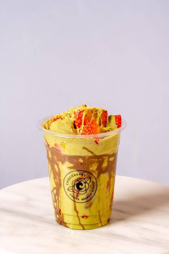 Kanafeh Strawberry Cup