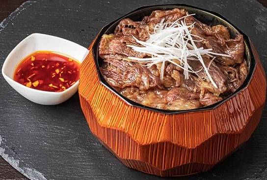 宮澤の辛辛大蒜牛重(にんにくラー油)並 (肉120g+米200g) Miyazawa Beef + Garlic & Chili Oil Rice Box - Regular