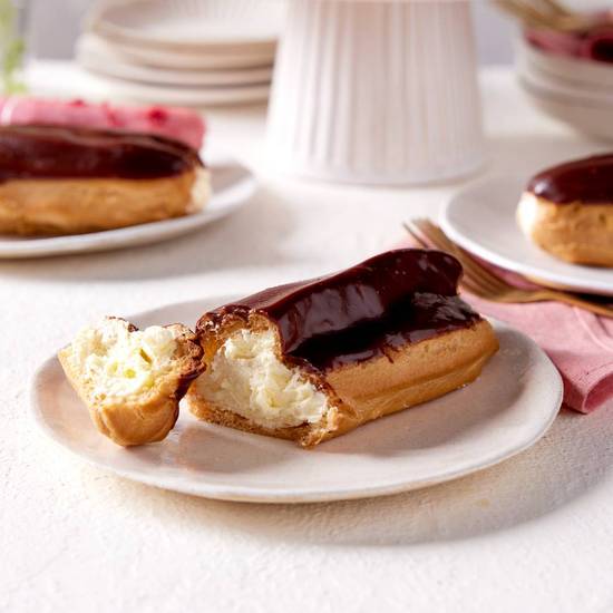 Classic Chocolate Éclair- Medium