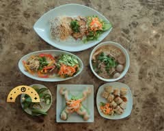 Le Petit Saigon
