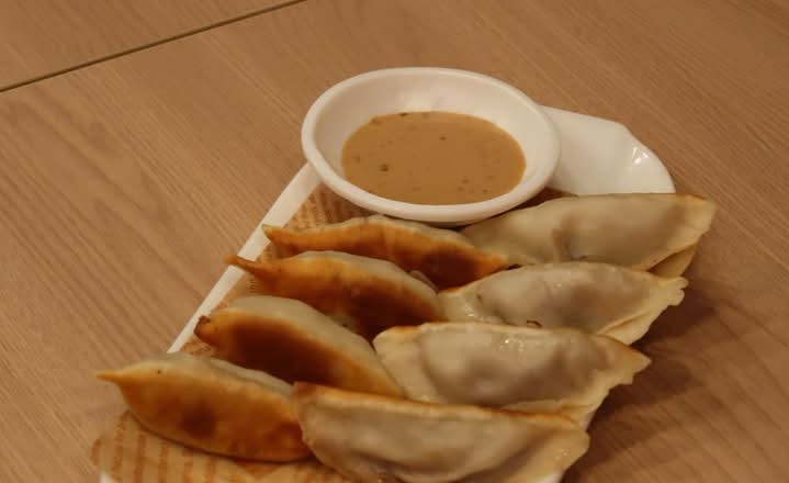 Pan-Fried Beef Dumplings (8Pcs) 牛肉锅贴