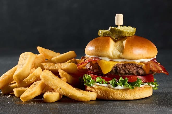 Barrel Bacon Cheeseburger*