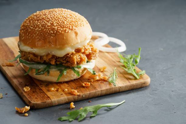CHICKEN BURGER