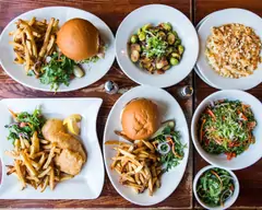 Union Jack Pub & Restaurant (101 N Loudoun St, 1)