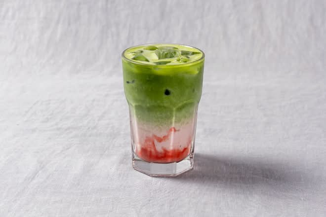 *NEW* Iced Strawberry Matcha Latte Small