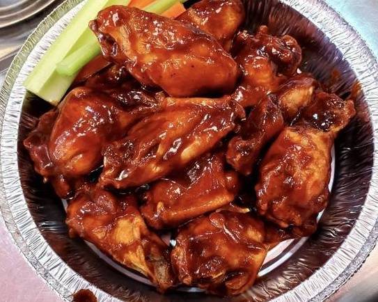 Order 6 Pcs Buffalo Wings food online from The Halal Bros. NY store, Bellerose on bringmethat.com