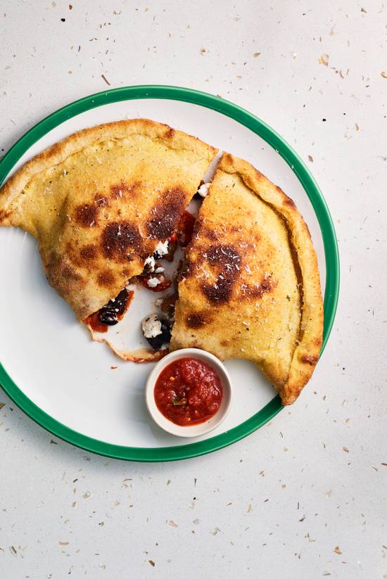 Calzone Aubergine & Goats Cheese (V)