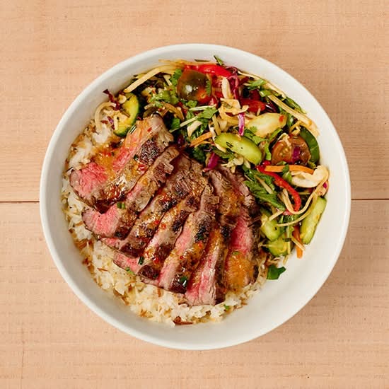thai bowl with grilled steak