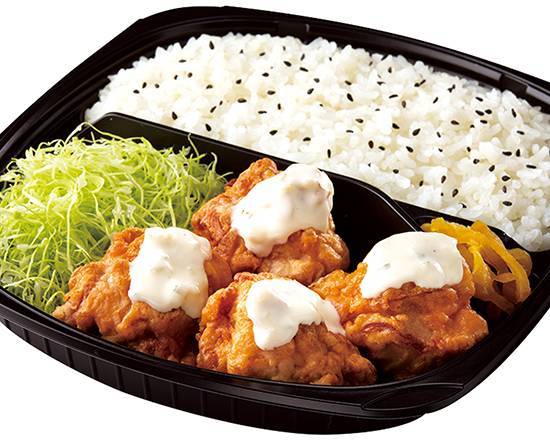 こだわり醤油唐揚げ弁当（４個） Deep-fried soy sauce broiler chicken lunch box(with tartar sauce) (4 pcs)