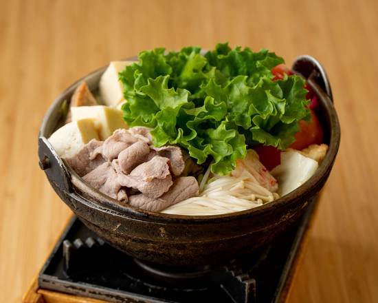 Pork with Sour Pickled Cabbage Hot Pot (酸菜白肉鍋)