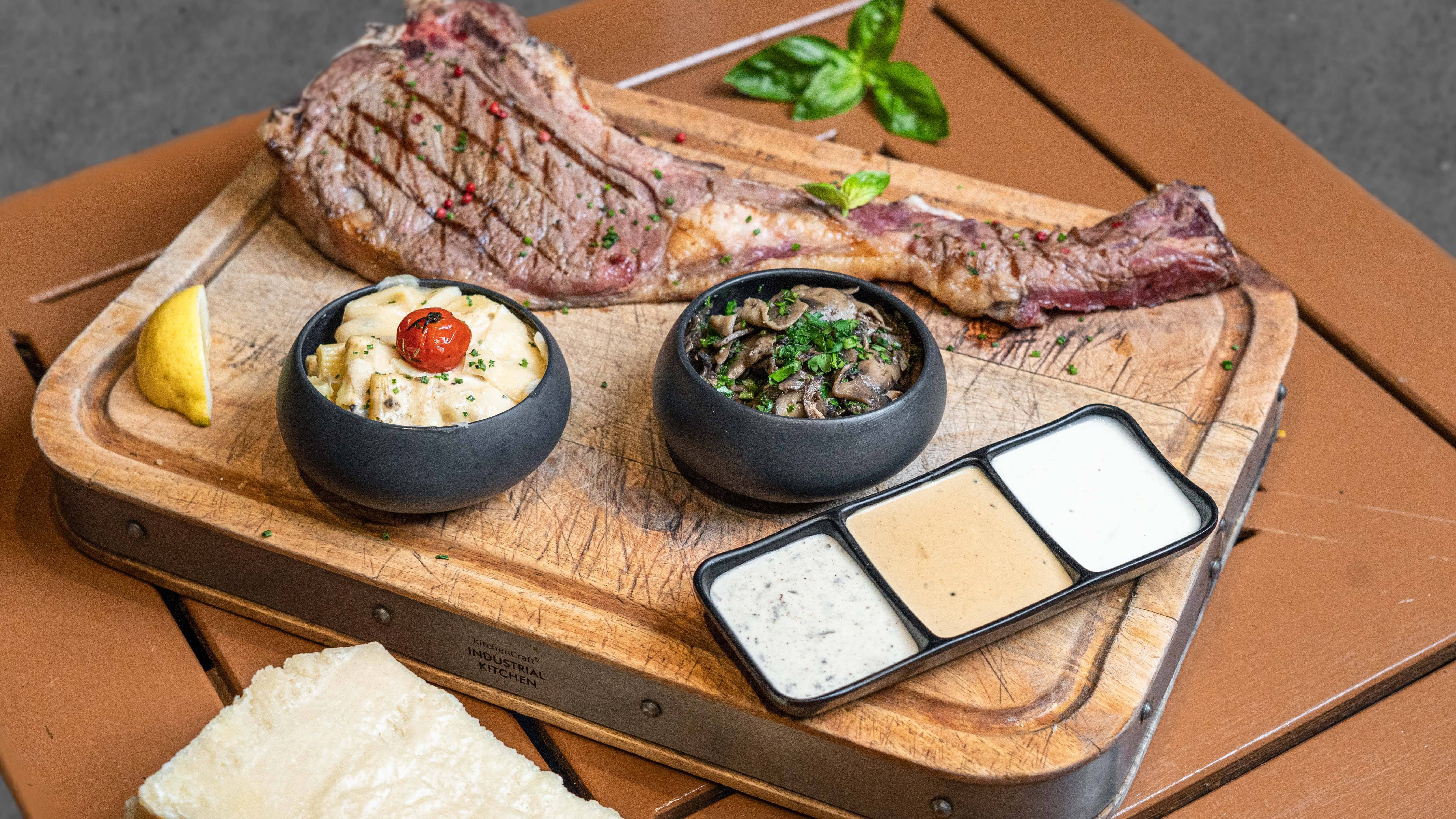 Boeuf tomahawk signature