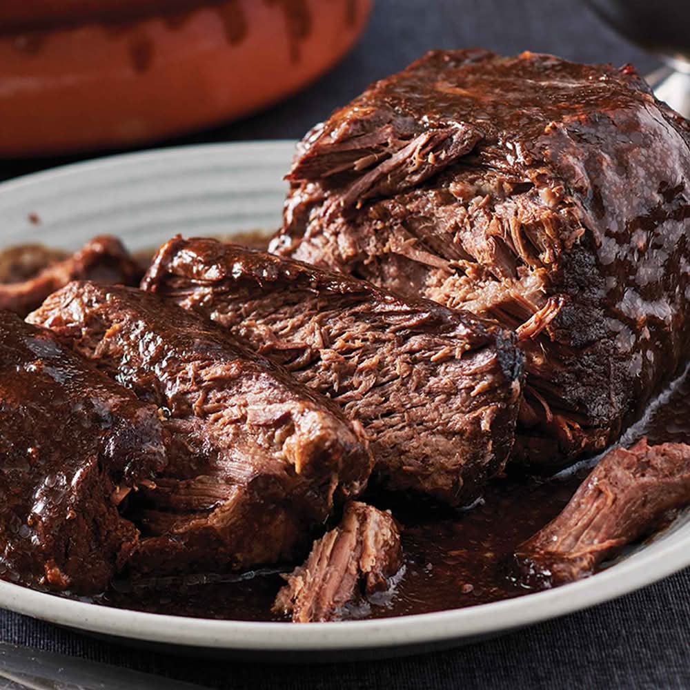 M&M Food Market Slow Cooked Beef Pot Roast (907 g)