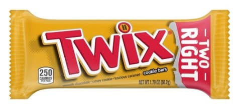 Twix Caramel Full Size Candy Bar (1.79 oz, 2 ct)