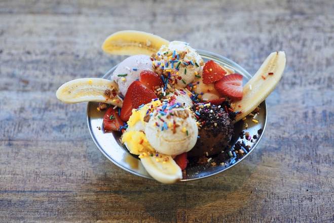 Classic Banana Split