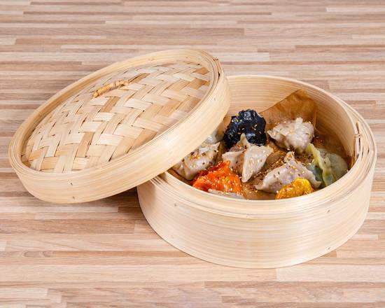 Mix pierożków Jiaozi w koszyku - 10 smaków