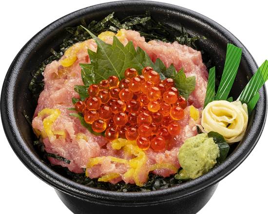 いくらトロたく丼 Salmon Roe Fatty Tuna Pickled Radish Rice Bowl