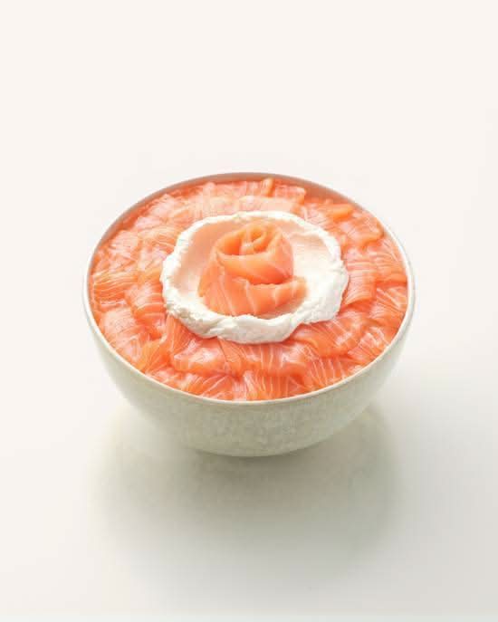 Chirashi salmon cheese
