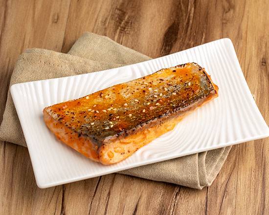 炭烤厚切鮭魚排 Grilled Salmon Steak